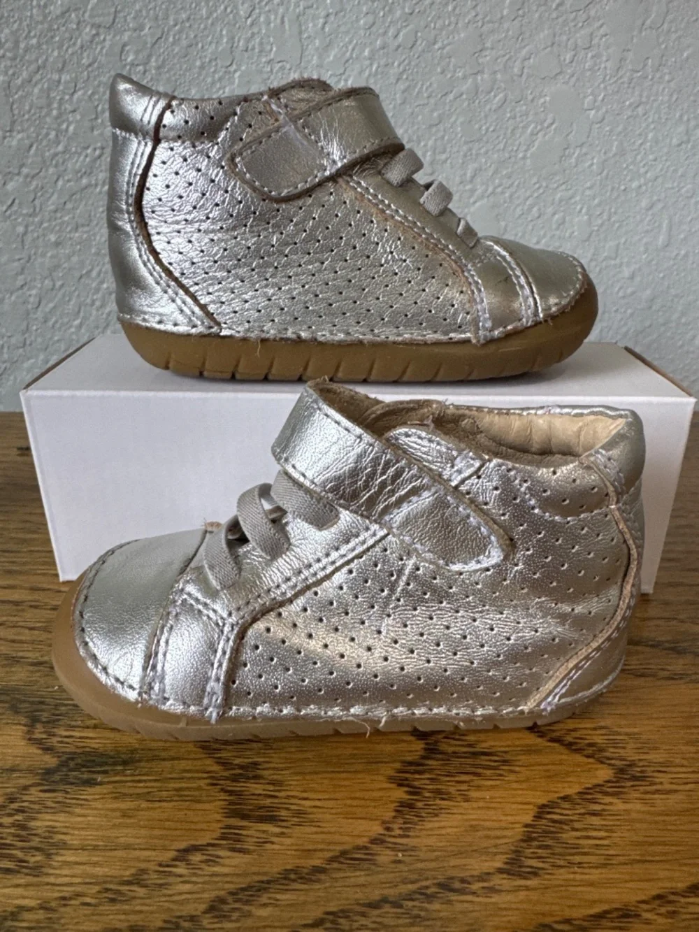 Old soles baby walker sneakers shoes unisex size 5 (12 - 15 Months)
